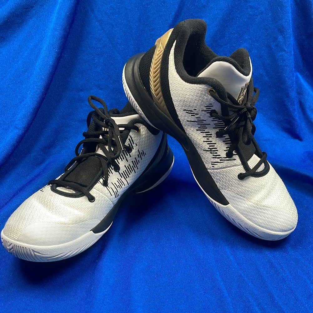 Nike kyrie zoom fly trap all white, metallic gold, black
